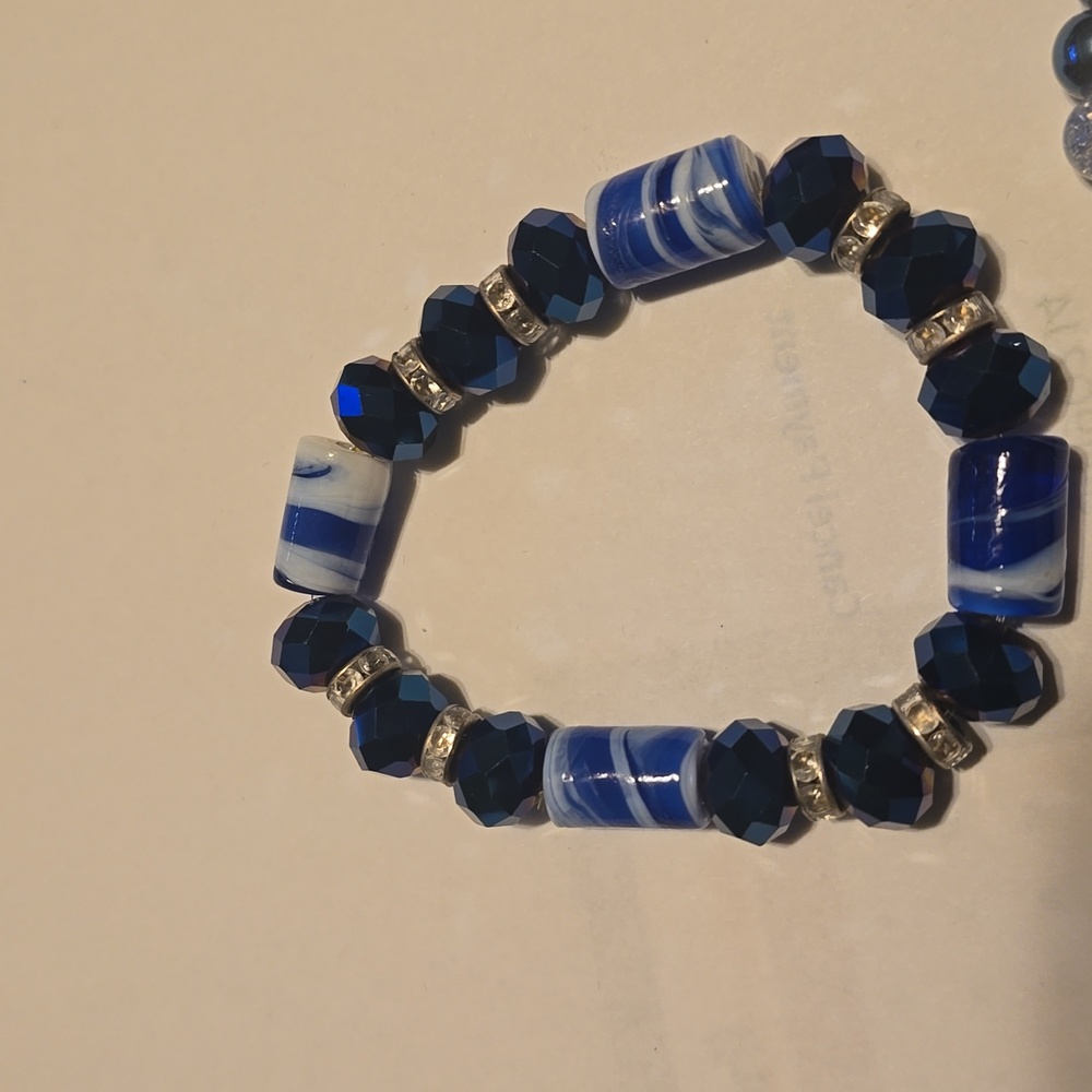 3 bracelets - Picture 2 of 4
